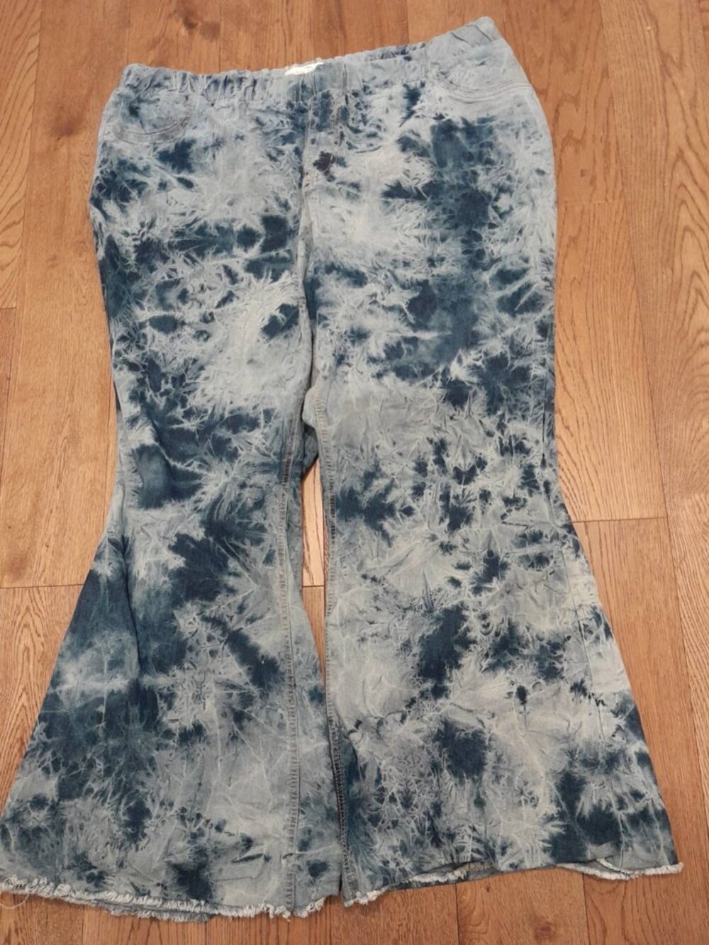 Super High-Rise Retro Acid Wash Flare Denim Jeans – Women’s Plus Petite 22WP